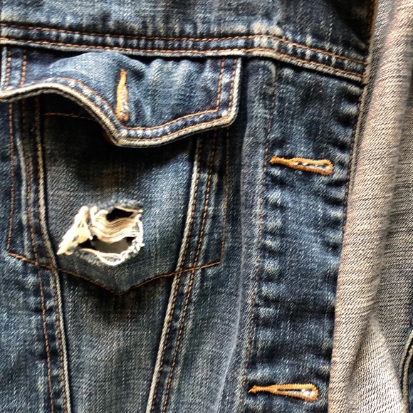Gap Denim Jacket - slight distressing - Picture 5 of 8